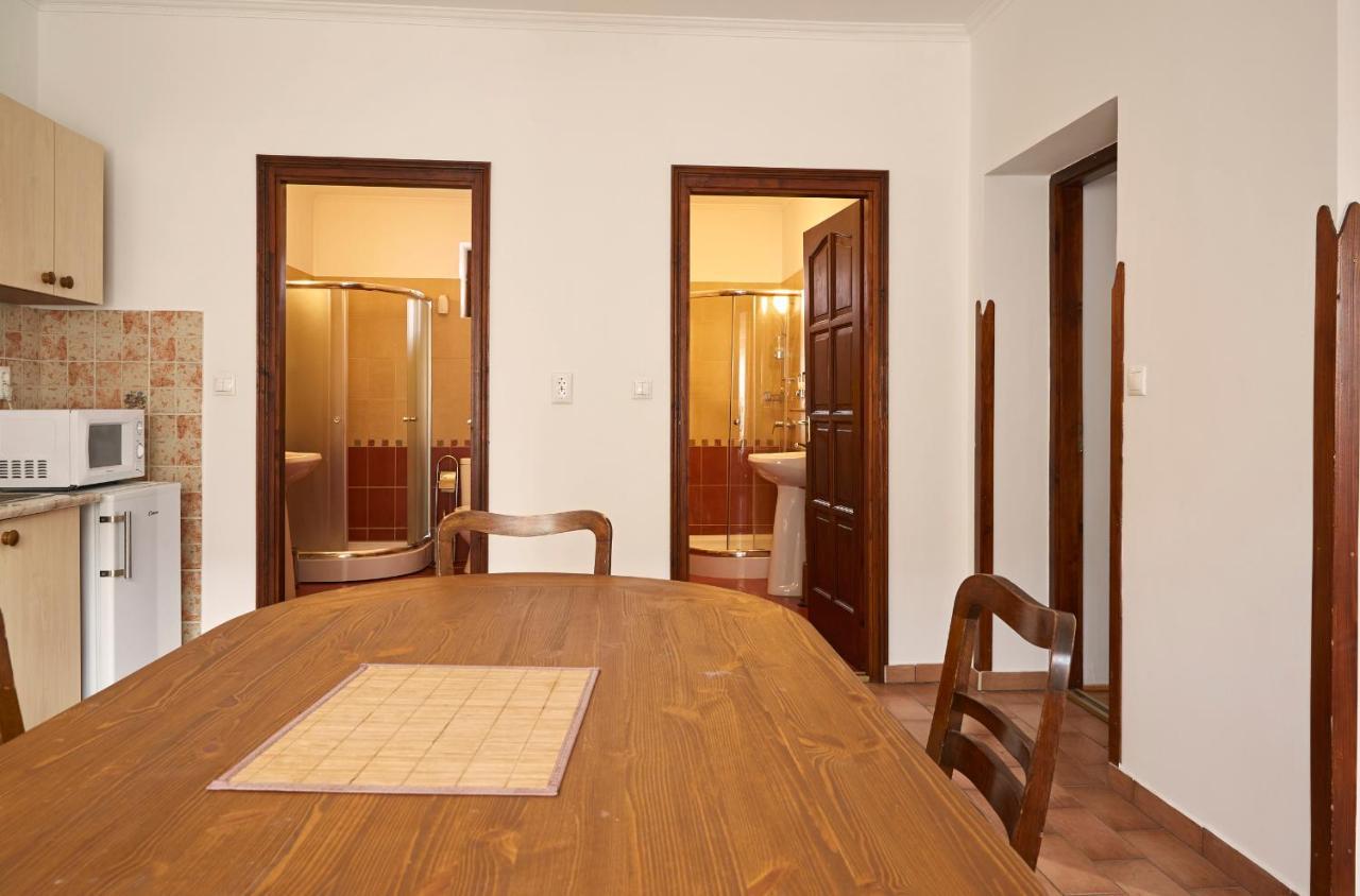 Preselo Pinceszet Es Vendeghaz Bed & Breakfast Erdobenye Bagian luar foto